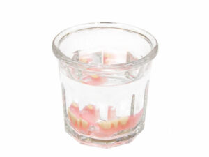 入れ歯を清潔に保つ